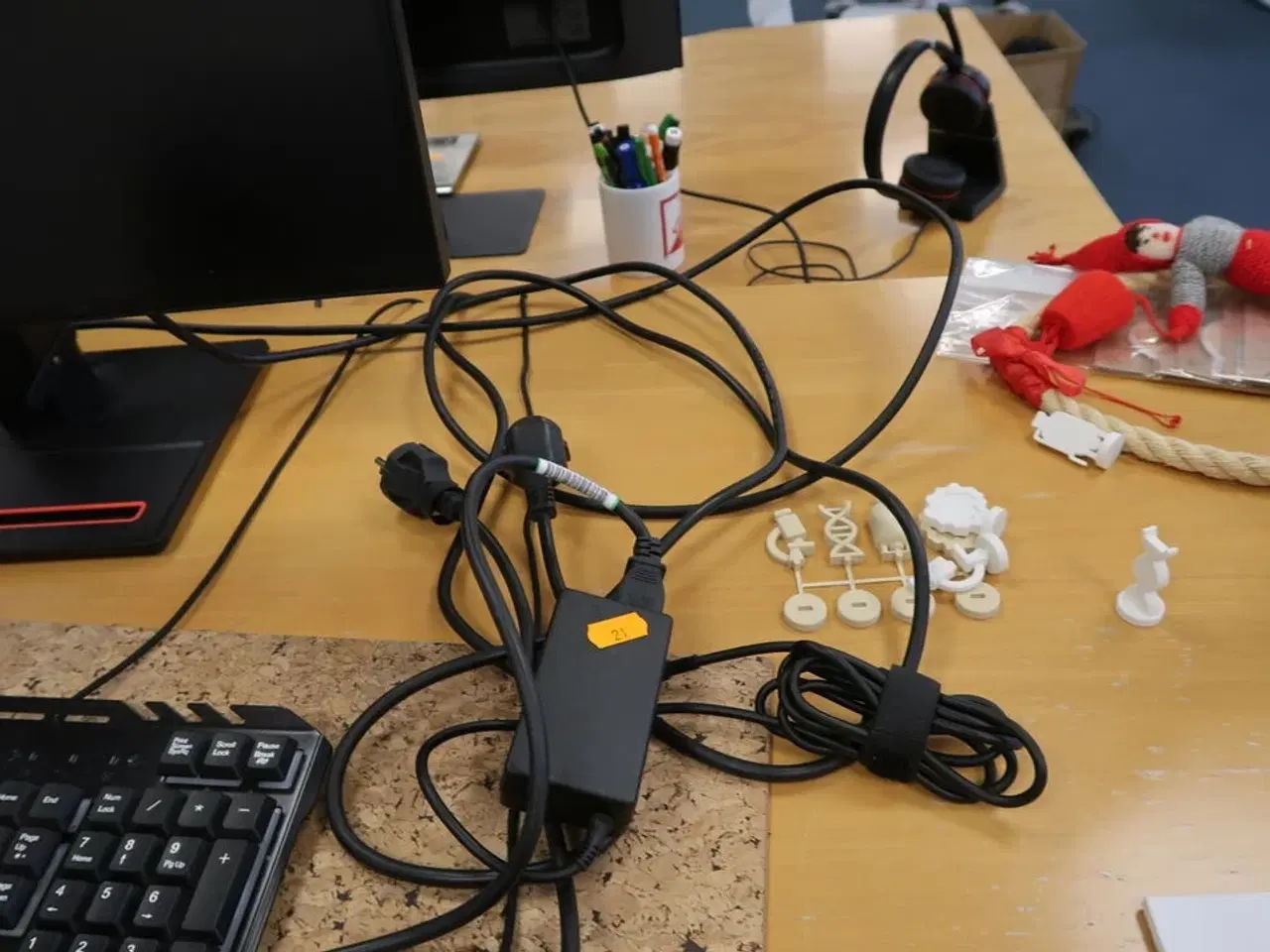 Billede 3 - Computerskærm LENOVO P27q-20 med tastatur og mus