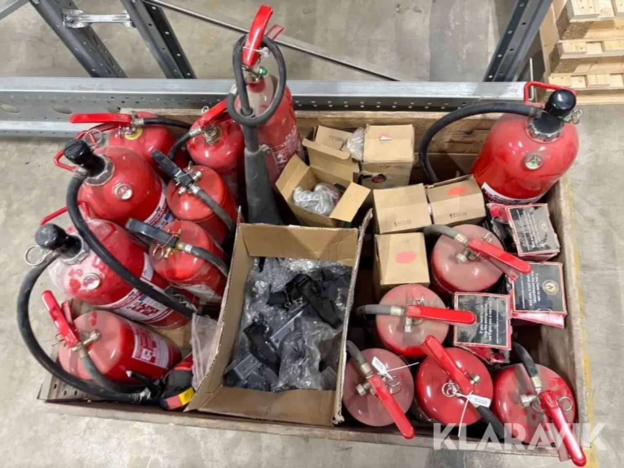 Billede 3 - Brandslukkere og holdere - 24 styk