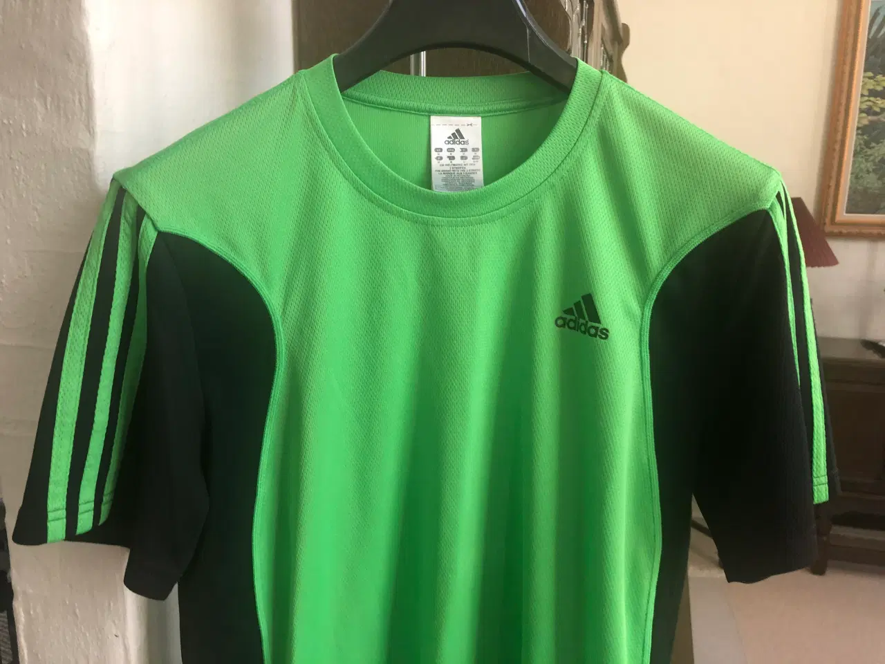 Billede 2 - Str. M - T-shirts - Mærke: Adidas
