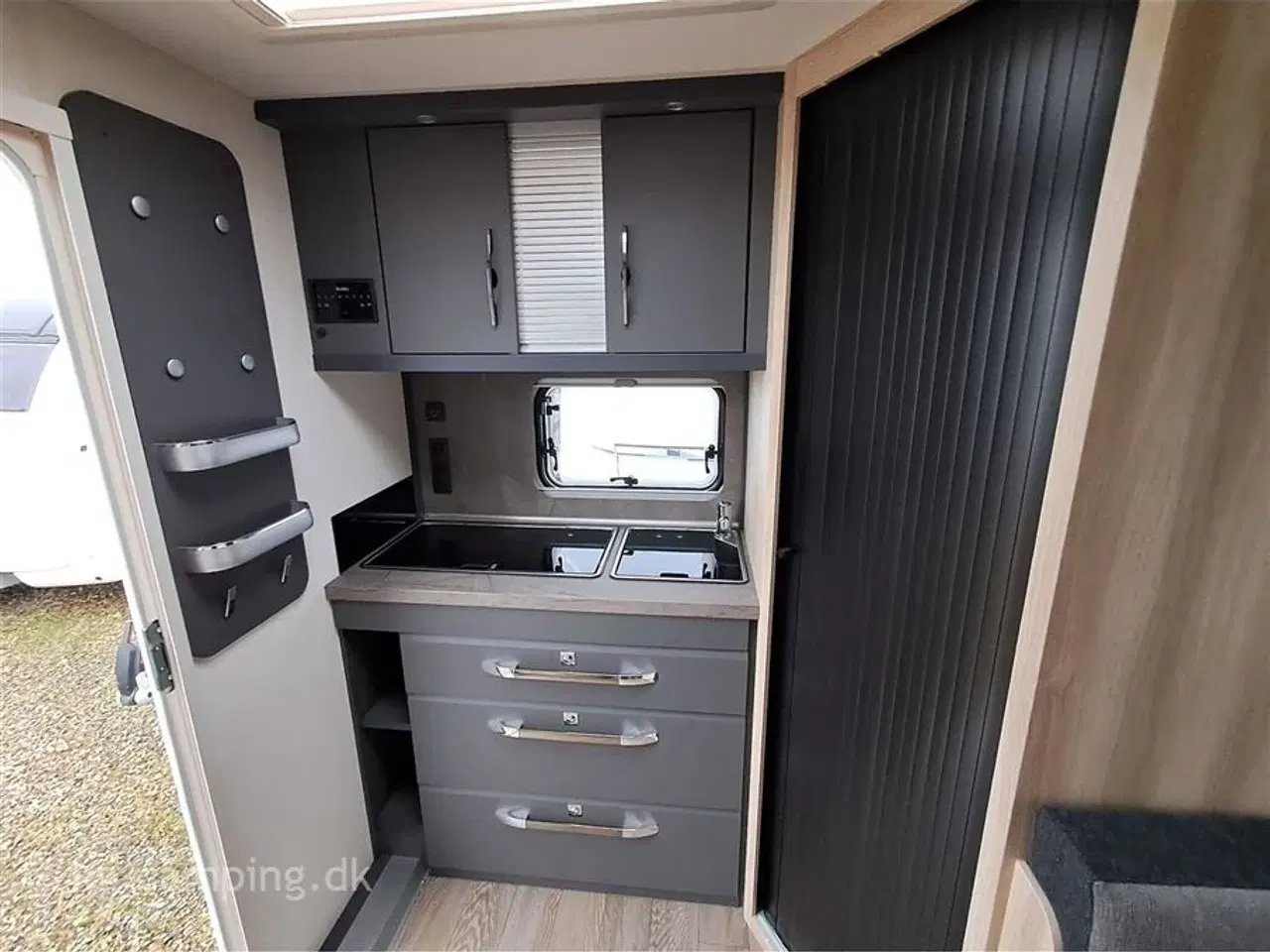 Billede 8 - 2026 - Hobby De Luxe 460 SL Ny 2026 Kampagne model DK LINE fra HOBBY - kan nedvejes til 1350 kg.