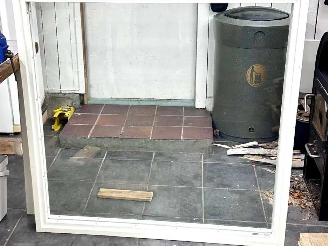 Billede 1 - 7 stk. Lydisolerende og brandhæmmende vinduer