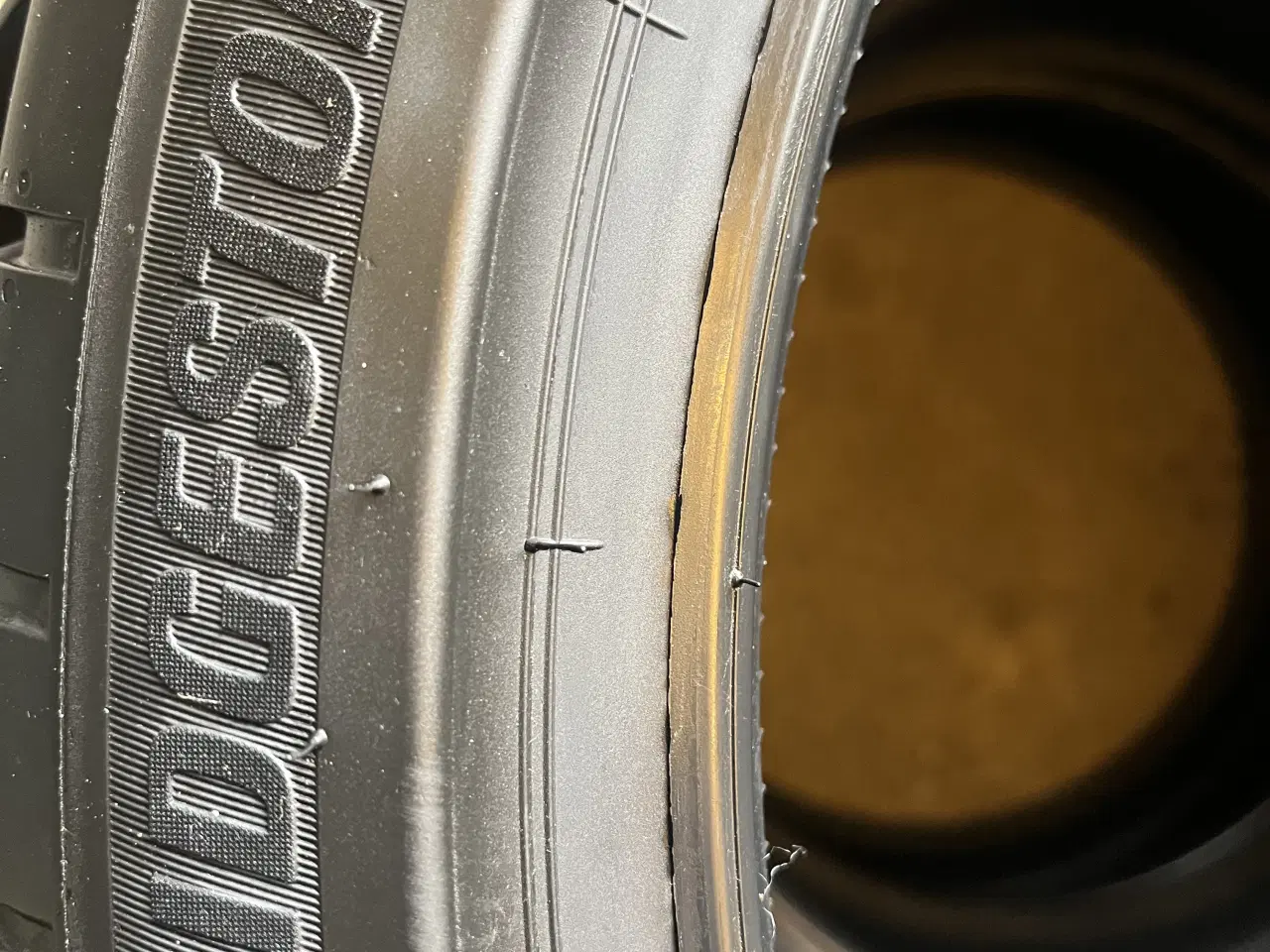 Billede 3 - Nye 215-45-20 Sommerdæk. Bridgestone.