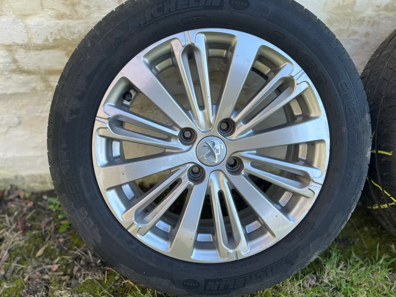 Billede 2 - Alufælge Peugeot 208 incl. Michelin sommerdæk 