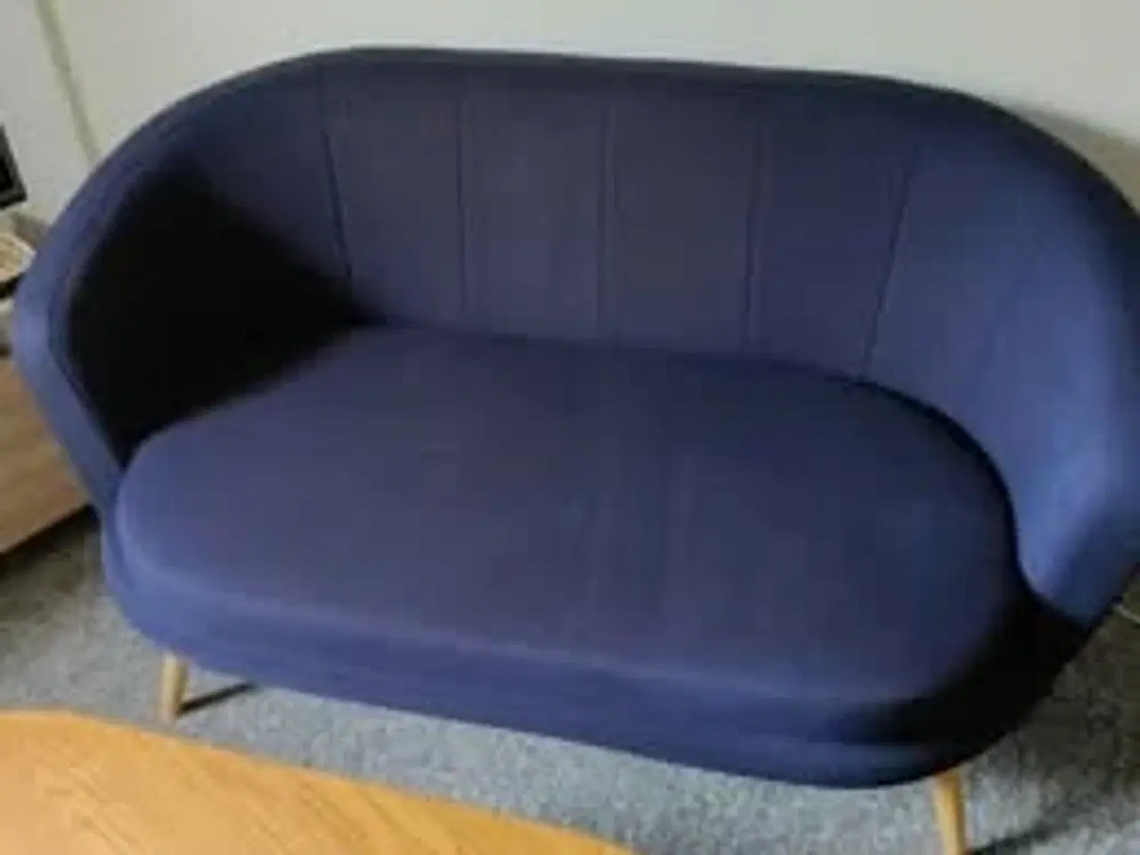 Billede 1 - Sofa GISTRUP 2-pers. mørkeblåt stof