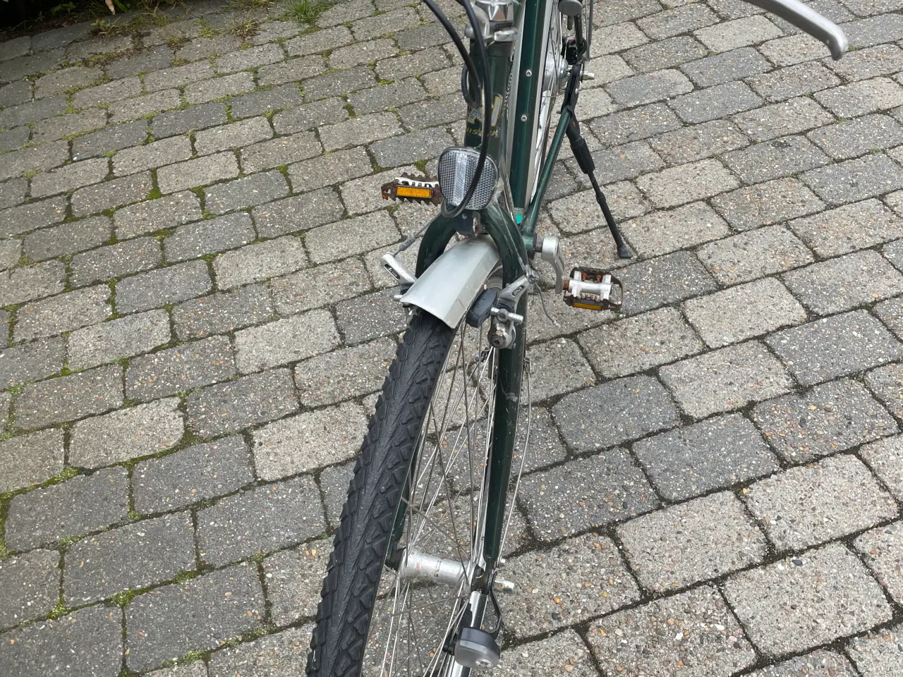 Billede 3 - Herrecykel nyligt istandsat. For og baglygte virk.