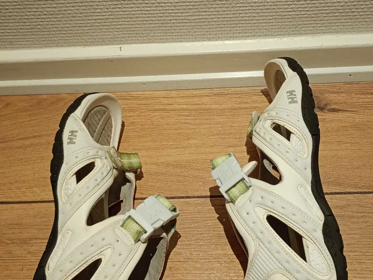 Billede 2 - Fine damesandaler, HELLY HANSEN, str. 40. Som nye.