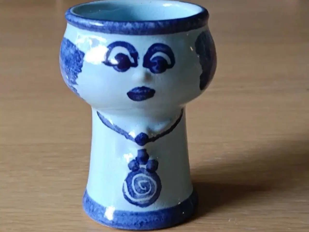 Billede 2 - Lysestage/pottedame i blå