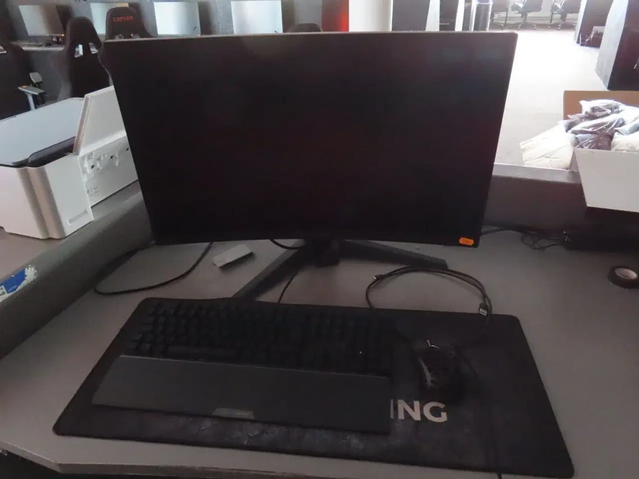 Billede 1 - 27" curved gaming monitor, ASROCK PHANTOM GAMING pg27f15rs1a