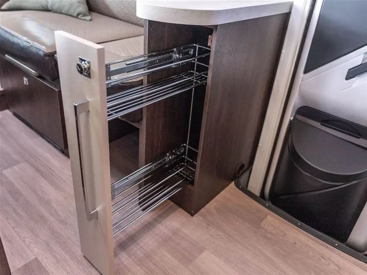 Billede 25 - 2023 - Benimar Sport 363 NK Ekstrem velholdt autocamper til familien