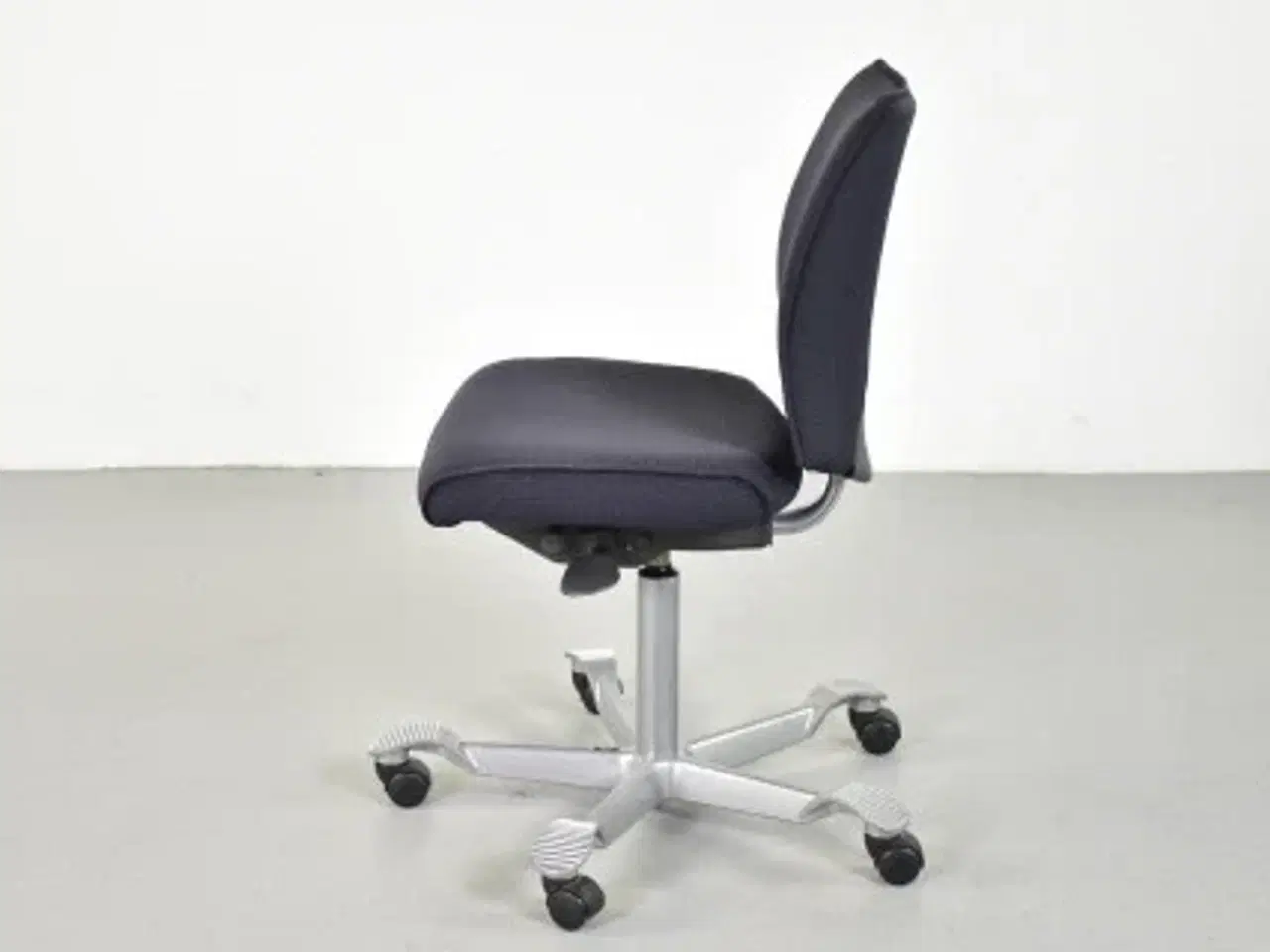 Billede 2 - Häg h05 5200 kontorstol med sort/blå polster og gråt stel