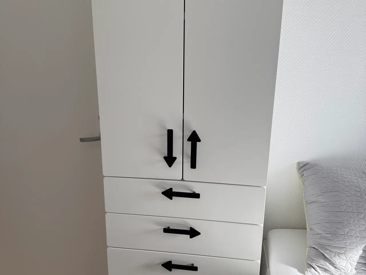 Billede 1 - Klædeskab “småstad/platsa” IKEA