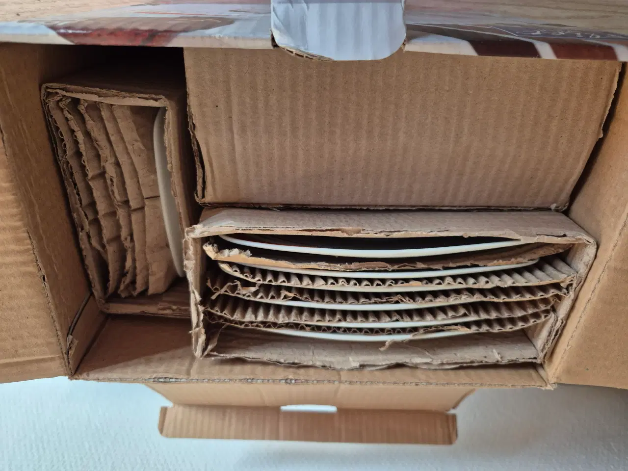 Billede 3 - Kaffeservice, NYT, 18 Dele til 6 personer, Kun pak