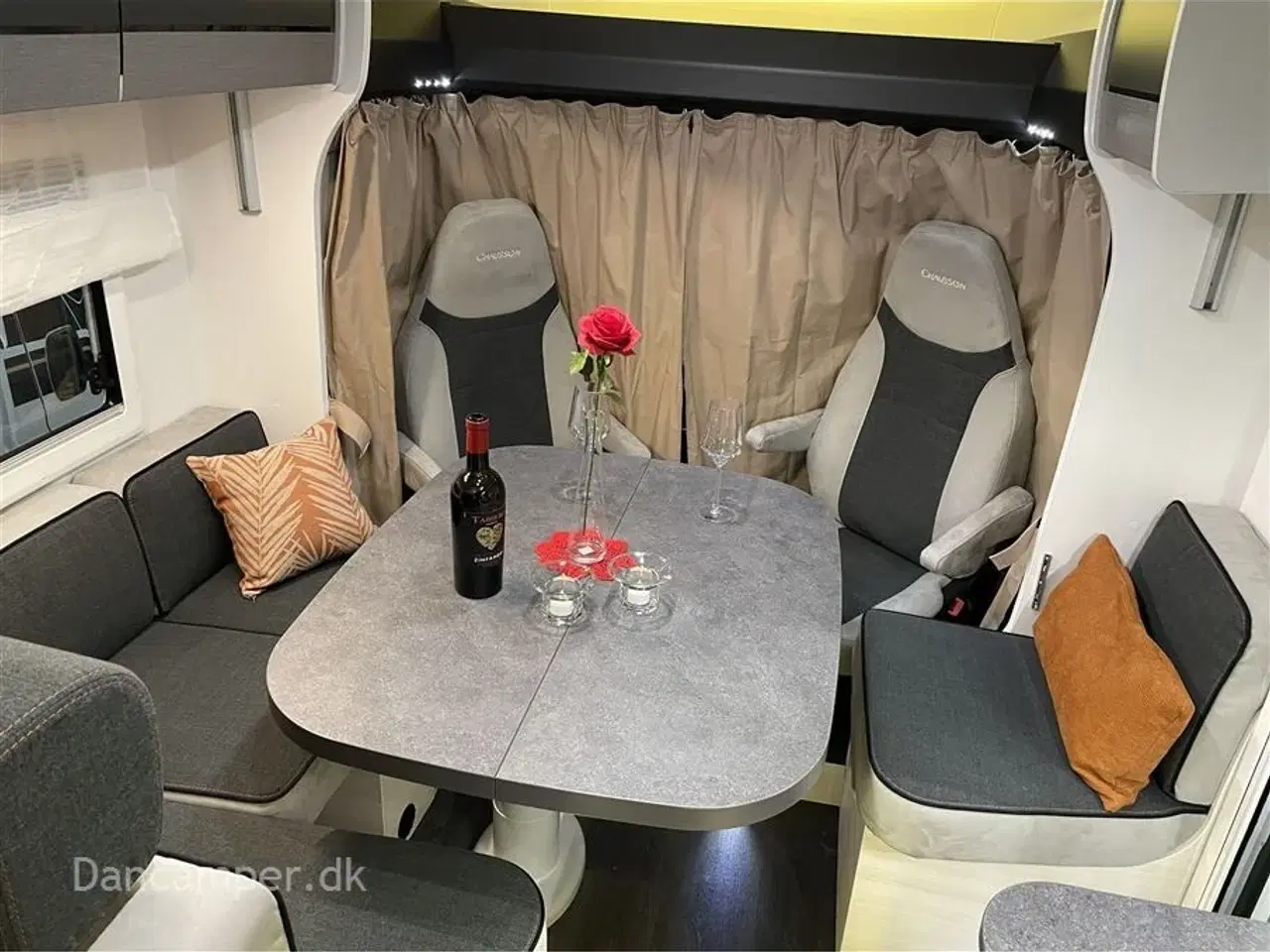 Billede 17 - 2024 - Chausson Titanium 627 ULTIMATE   Nedsat kr. 61.000,- Enkeltsenge + hæve-/sænkeseng, 5 selepladser, 4 sovepladser med mulighed for 5, 170Hk Aut,, Artic pakke, meget udstyr