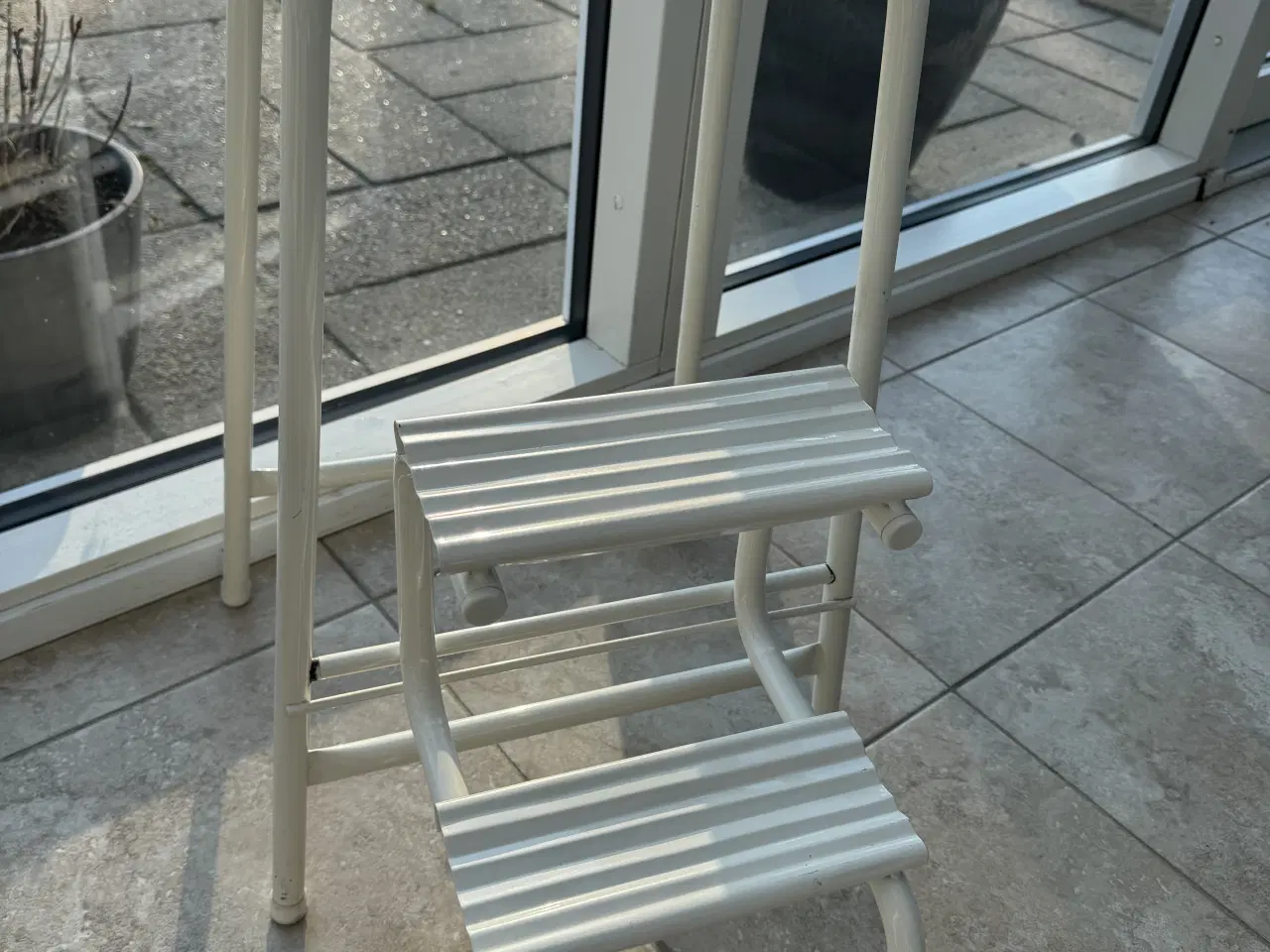 Billede 2 - Sød lille trappestige/ Taburet