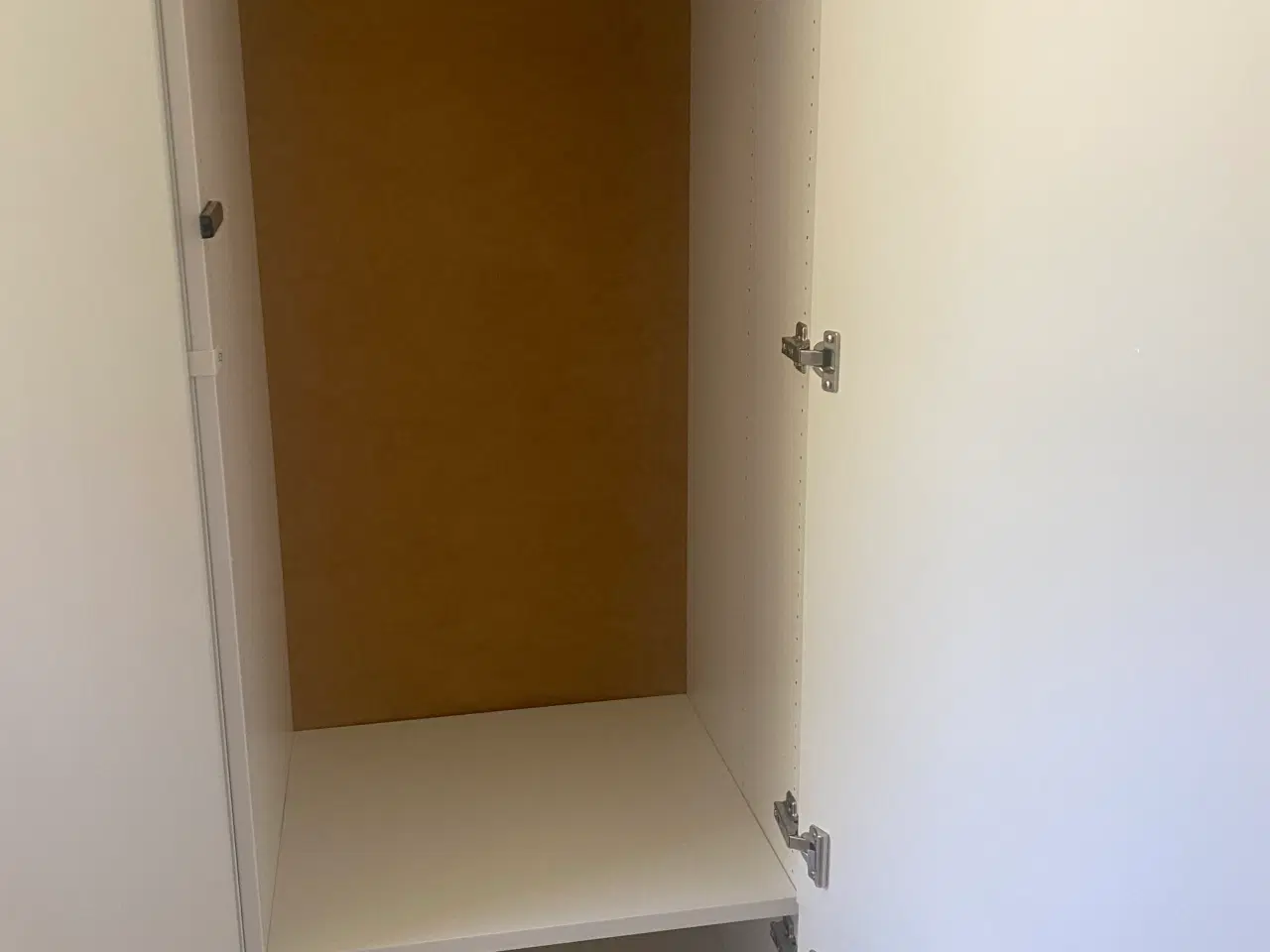 Billede 2 - Skab fra Ikea
