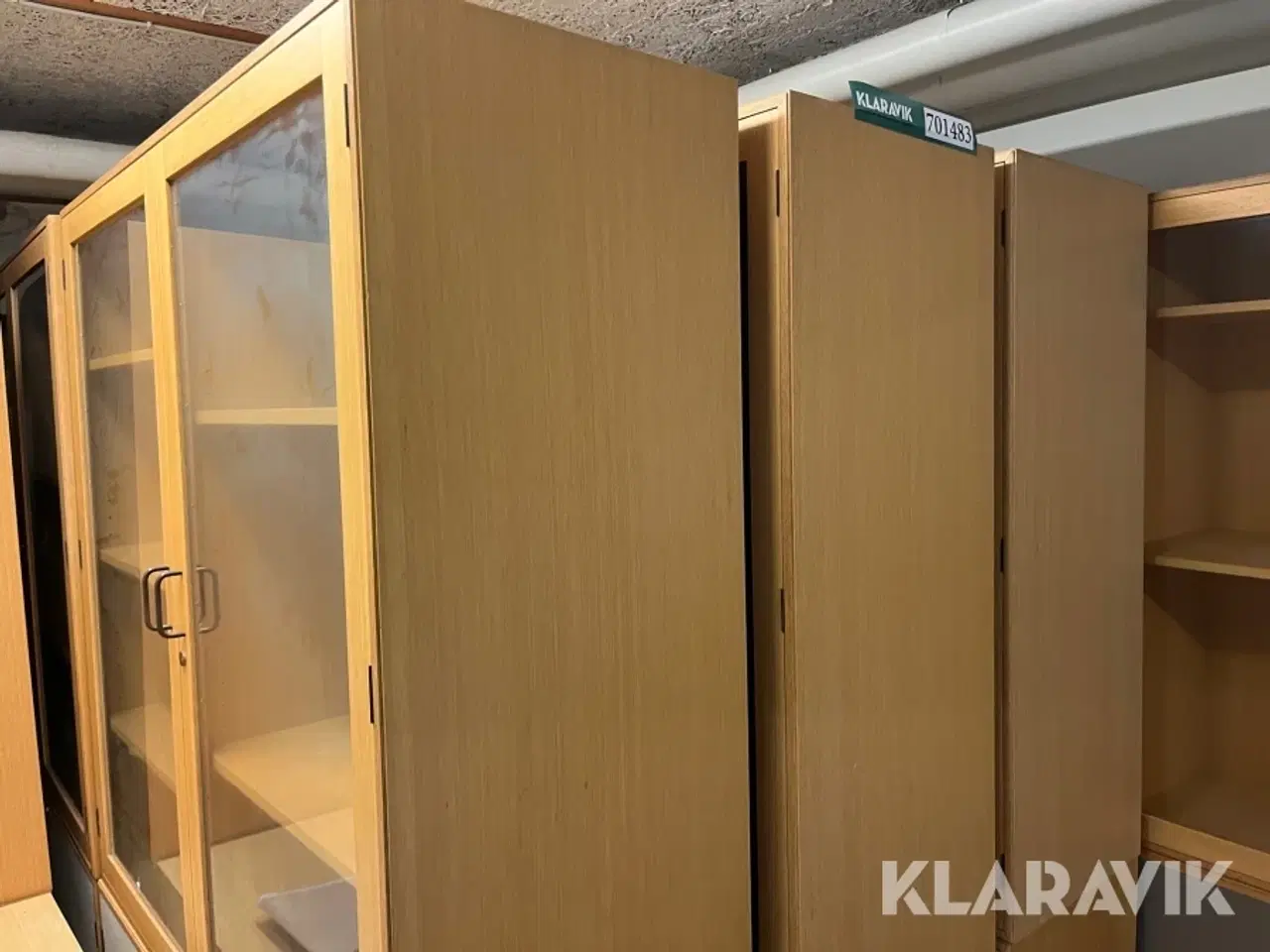 Billede 3 - Skabe med glaslåger 6 styk