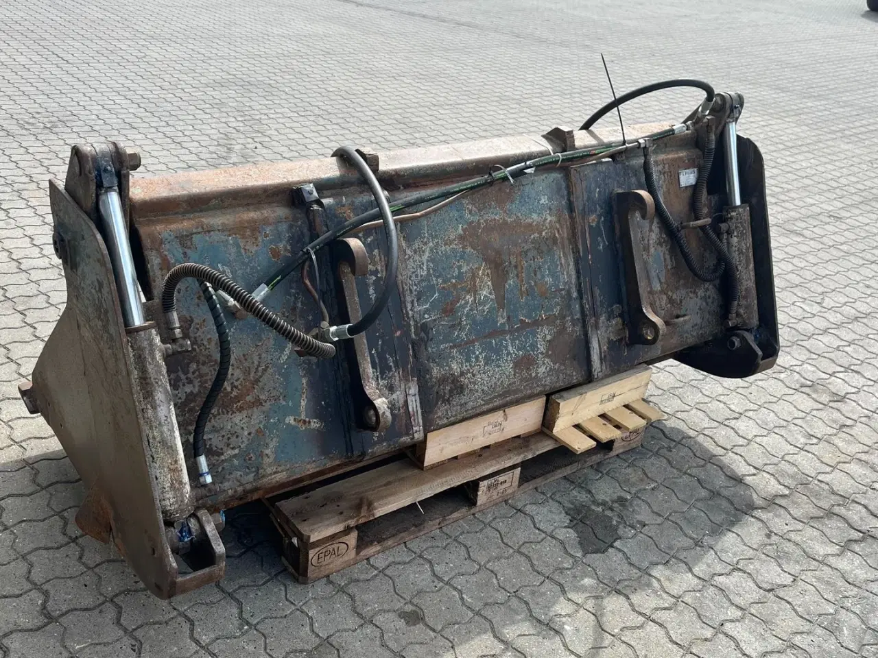 Billede 5 - - - - 190 cm 4i1 skovl med volvo l30 fæste