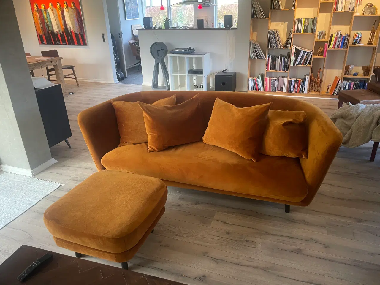 Billede 1 - 2.5 personers sofa med puf