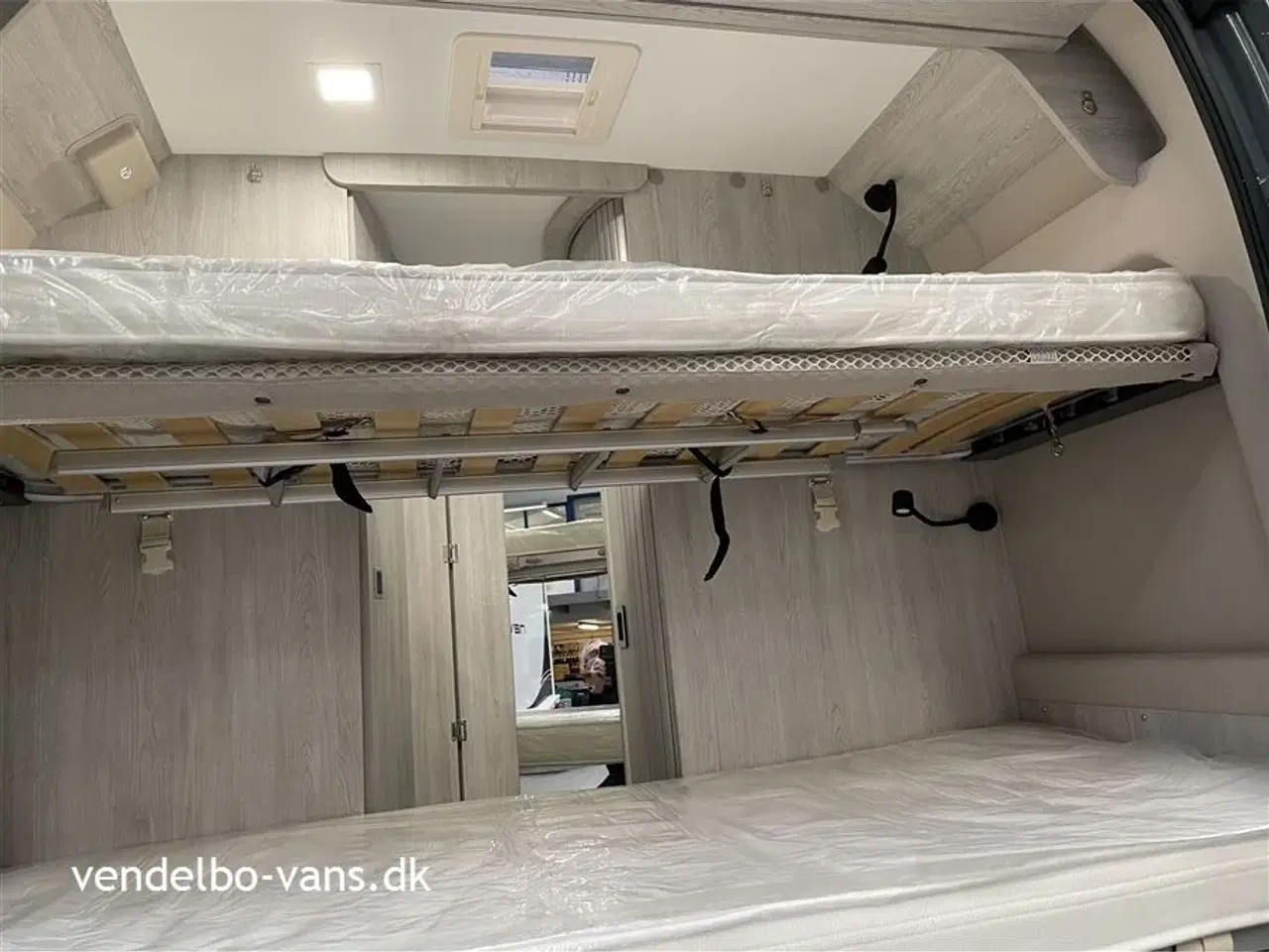 Billede 22 - 2025 - Rollerteam Livingstone Sport 7 Active   Van 5,99 m med 5. S. sele og sove pladser