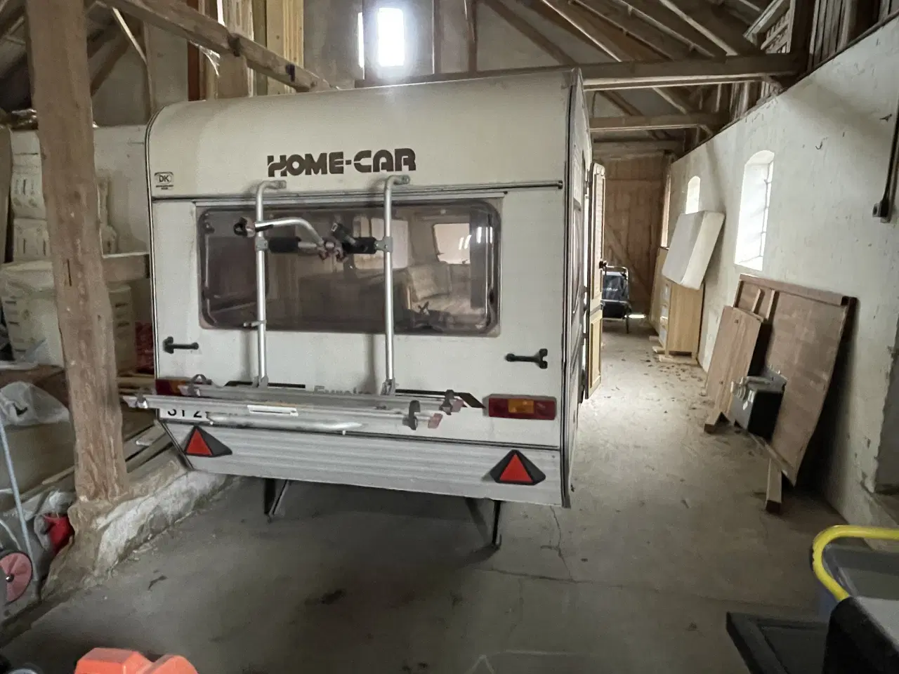 Billede 2 - Campingvogn med køkken og siddegrupper/sovepladser