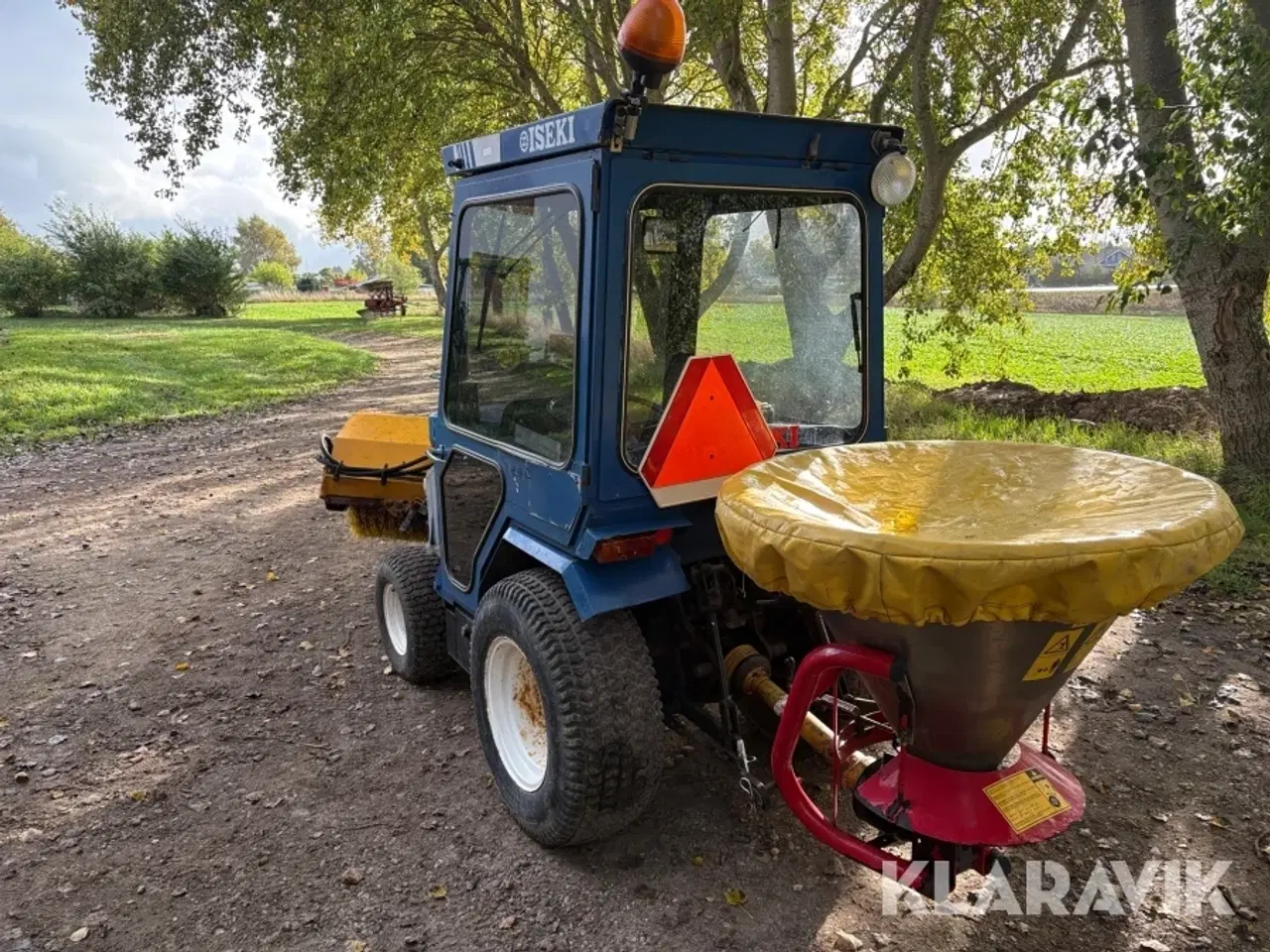 Billede 4 - Kompakttraktor Iseki TX2160 med kost og saltspreder
