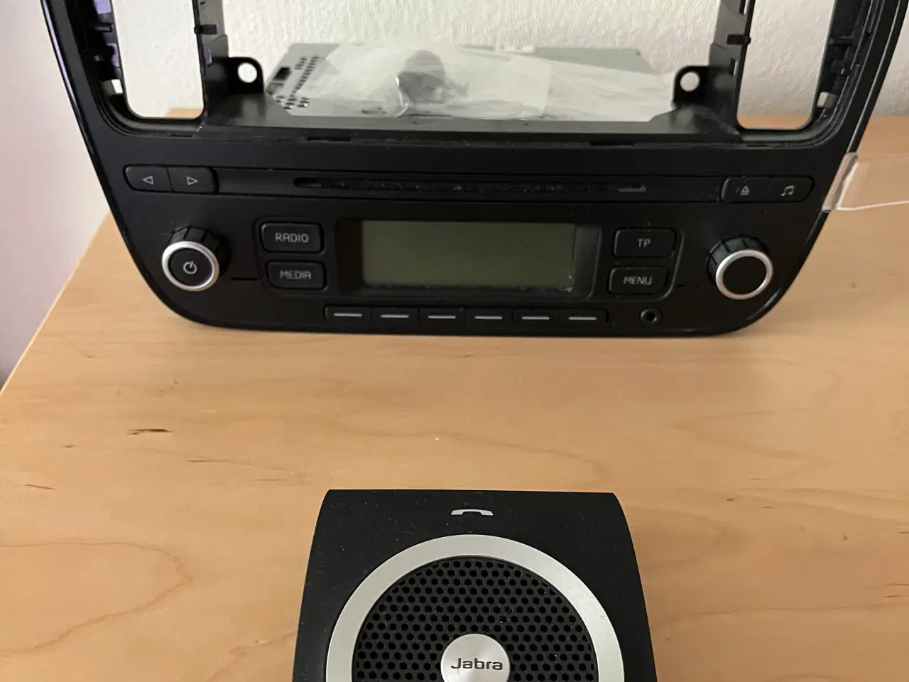 Billede 1 - Radio til Skoda Citigo med Jabra Bluetooth 