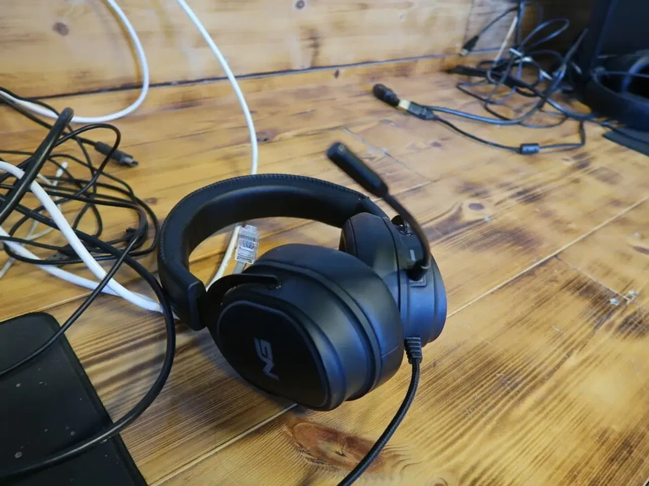 Billede 7 - Samsung LF24T370FWR 24" skærm + keyboard, mus, headset & gamerstol