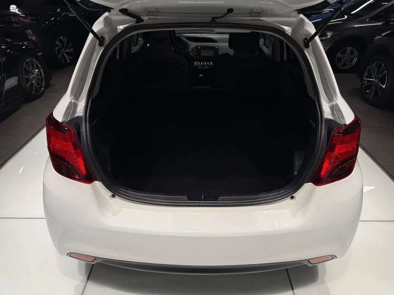 Billede 10 - Toyota Yaris 1,4 D-4D T2 Van