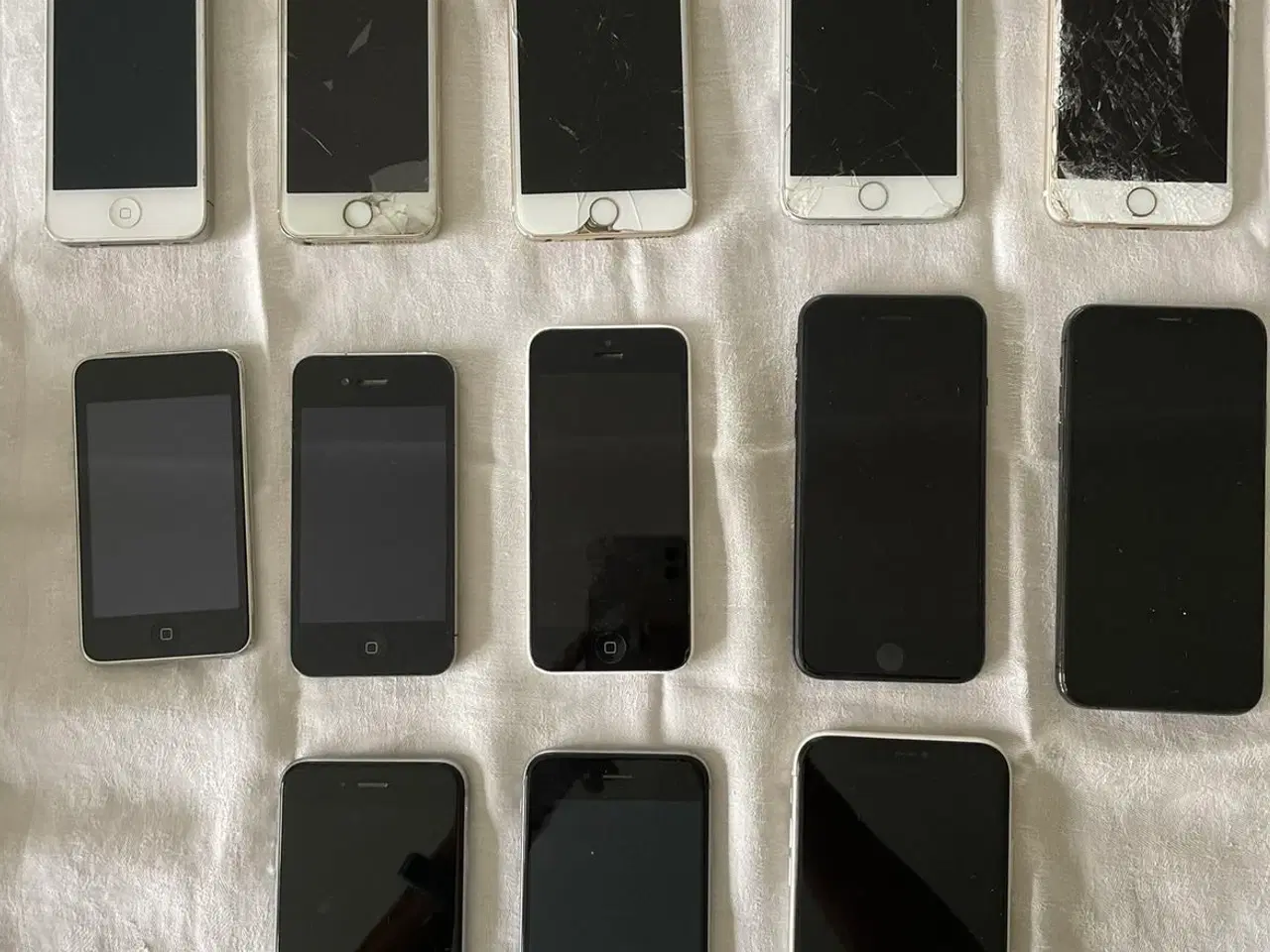 Billede 1 - Alle TLF. Sælges samlet 3000kr.