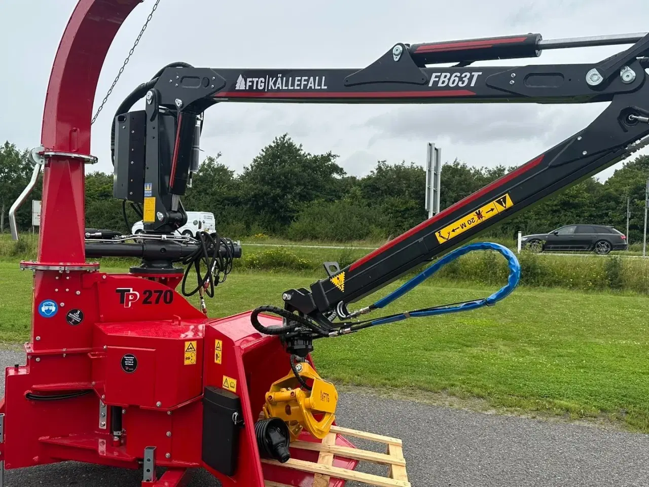 Billede 2 - TP 270 PTO K med FTG 6,3m kran med fjernbetjent joystick.