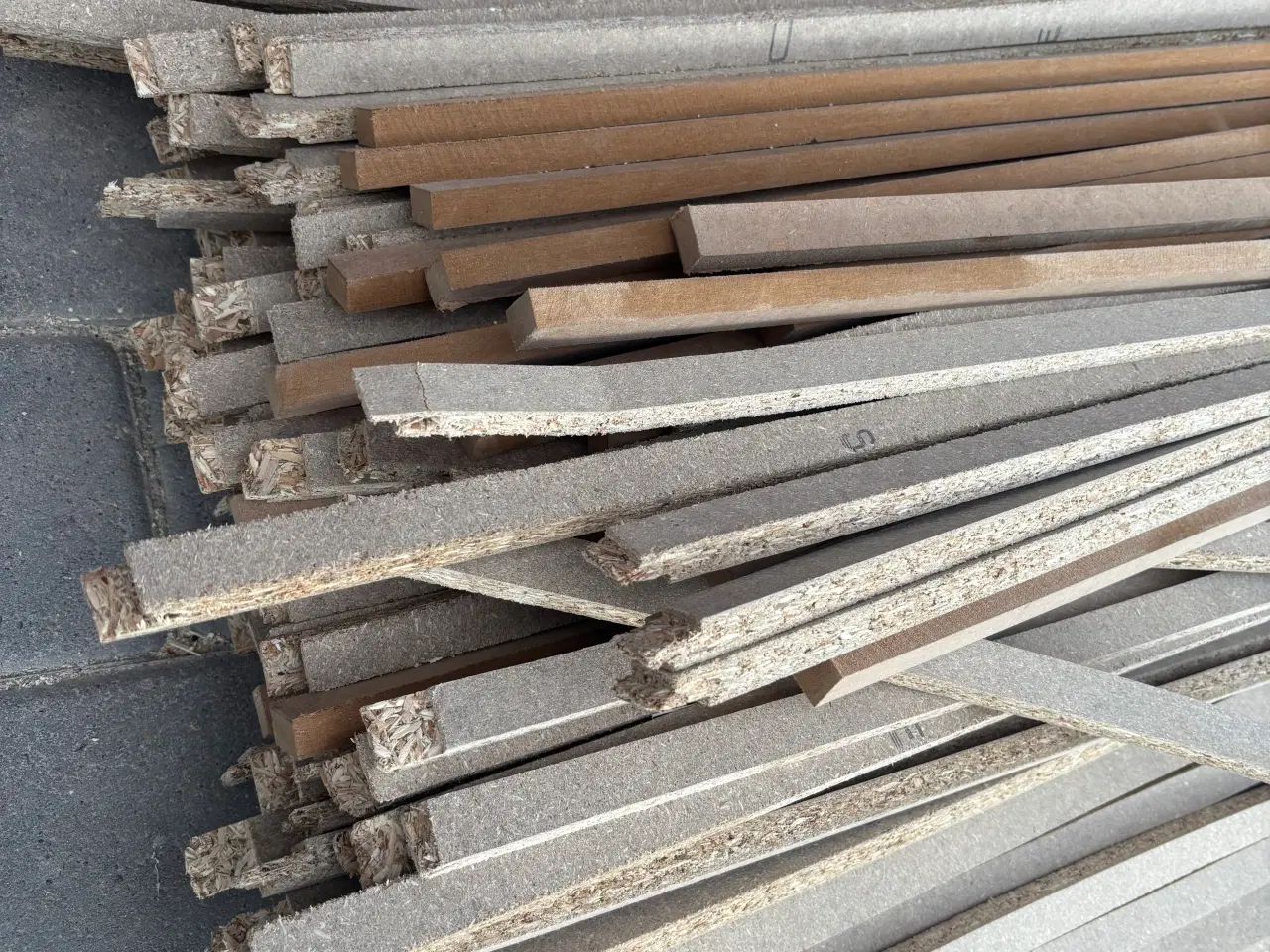 Billede 1 - Pinde til opbinding