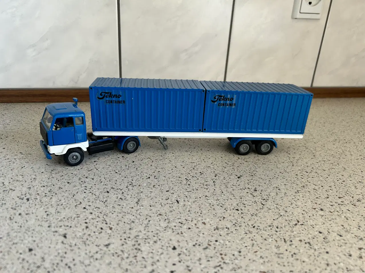 Billede 2 - Tekno 