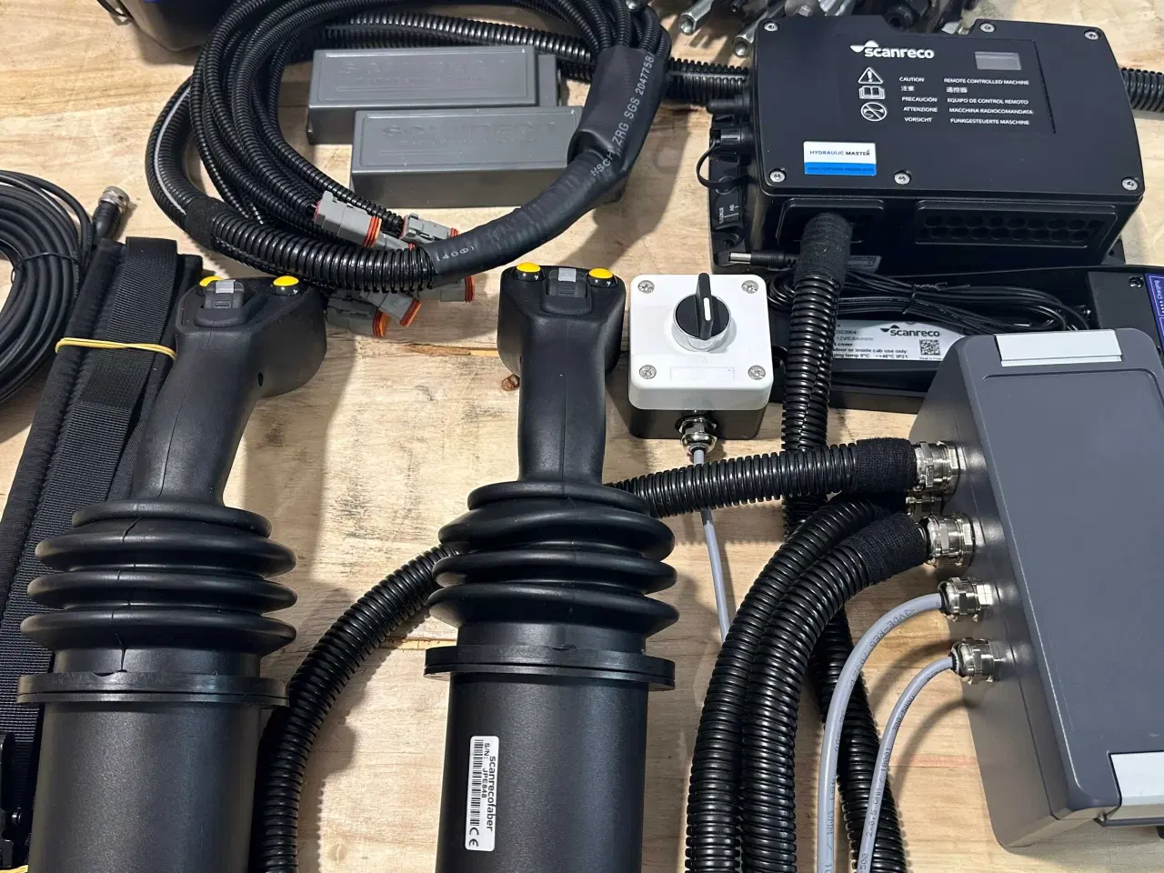 Billede 10 - Walvoil DPX100 med PWM-radio Scanreco RC400