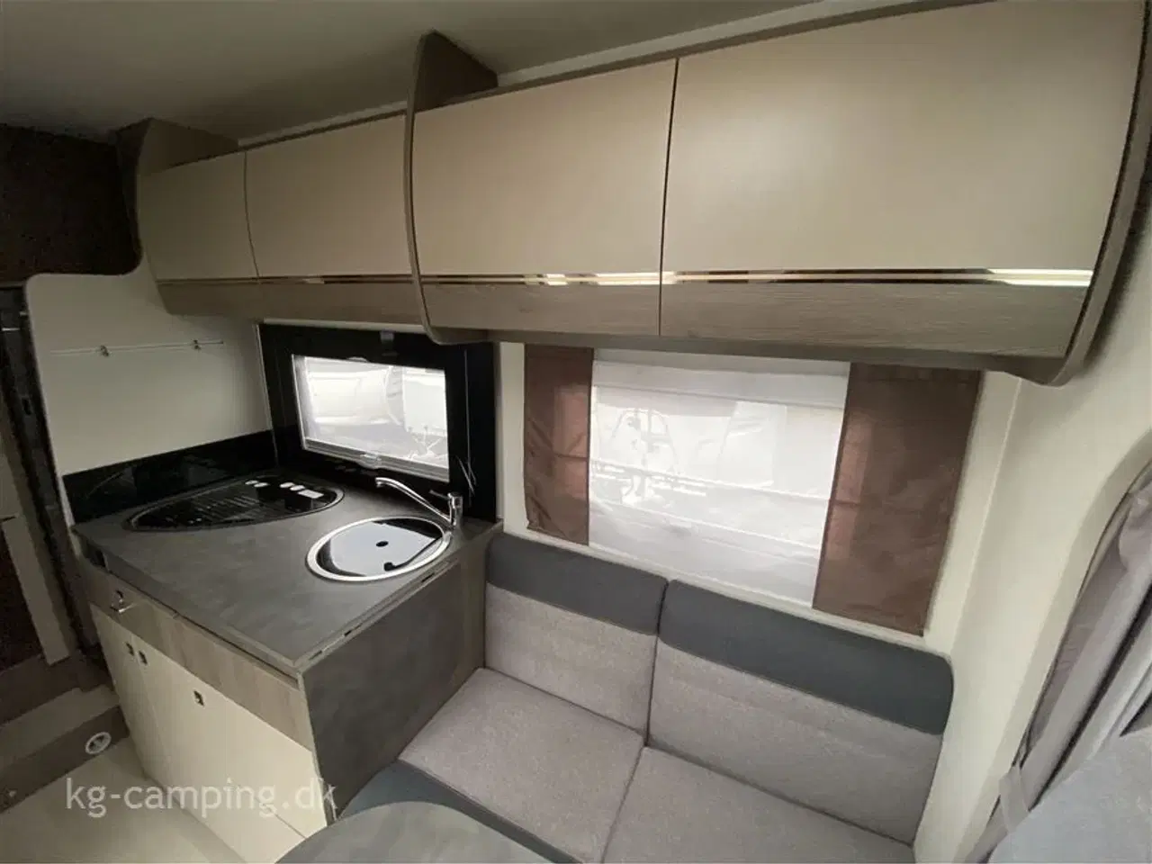 Billede 8 - 2020 - Chausson Titanium 767   Enkeltsenge og face to face siddegruppe