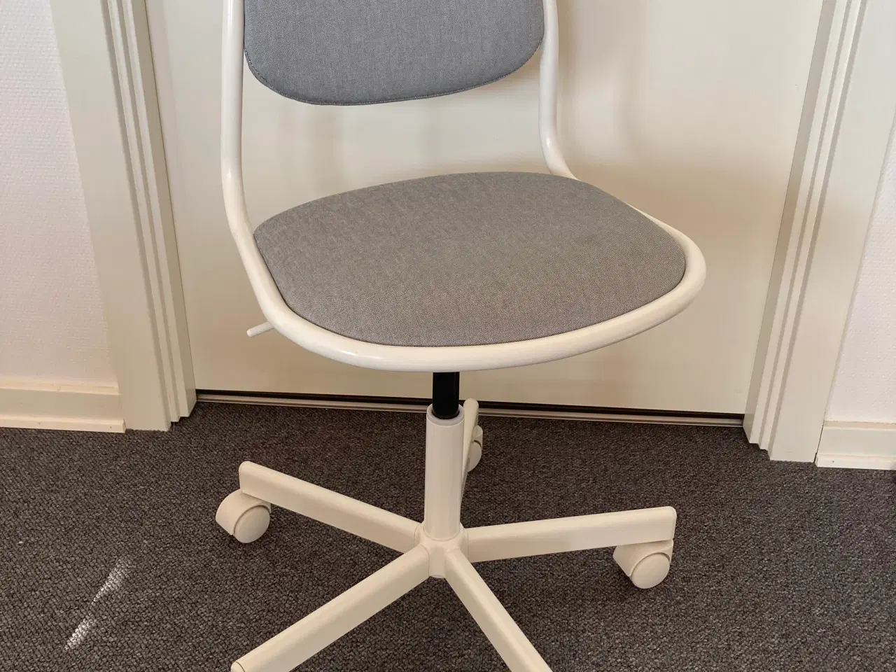 Billede 2 - Børnekontorstol (fra IKEA)