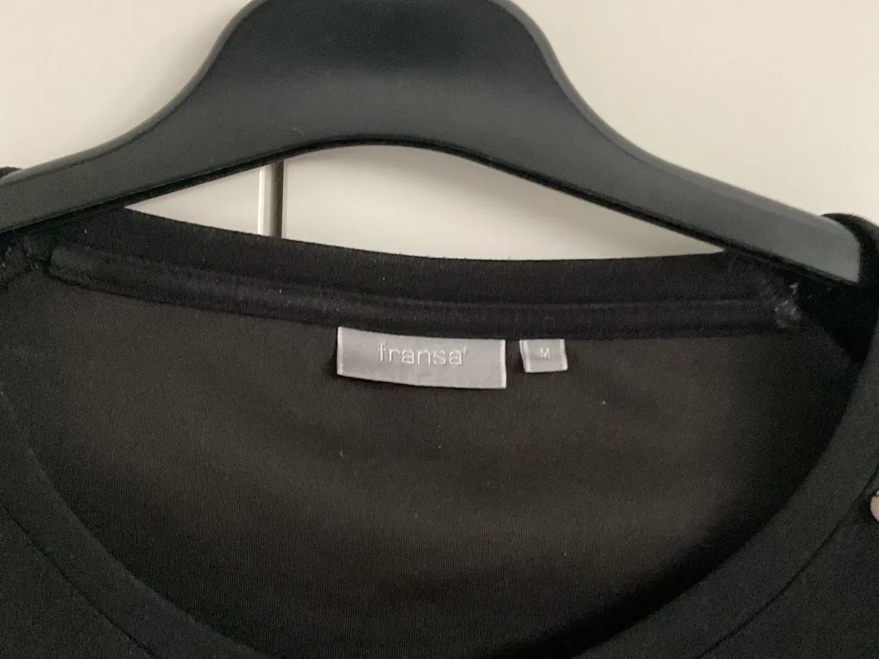 Billede 5 - Super fin Franca bluse med perler og lille ærme, 