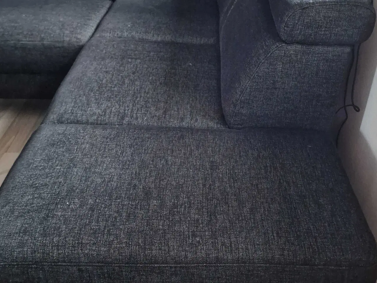 Billede 2 - Velholdt Sofa
