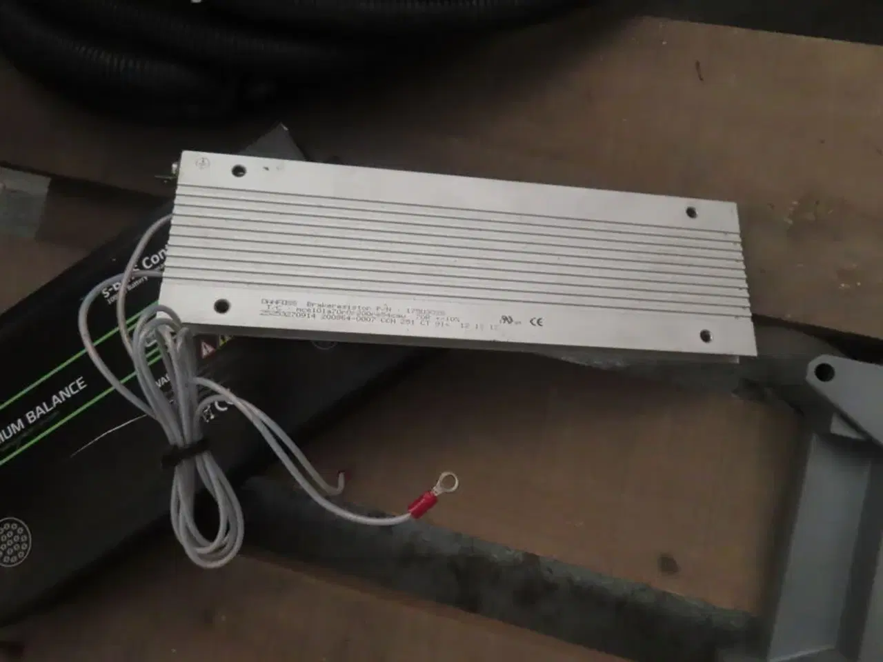 Billede 3 - Palle med diverse opladere, kabler mv.