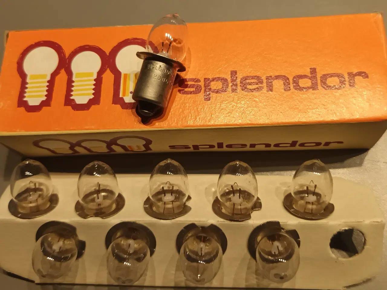 Billede 4 - Pinolpærer 6 volt