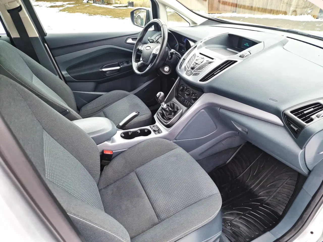 Billede 11 - Velholdt, driftssikker og komplet udstyret familie