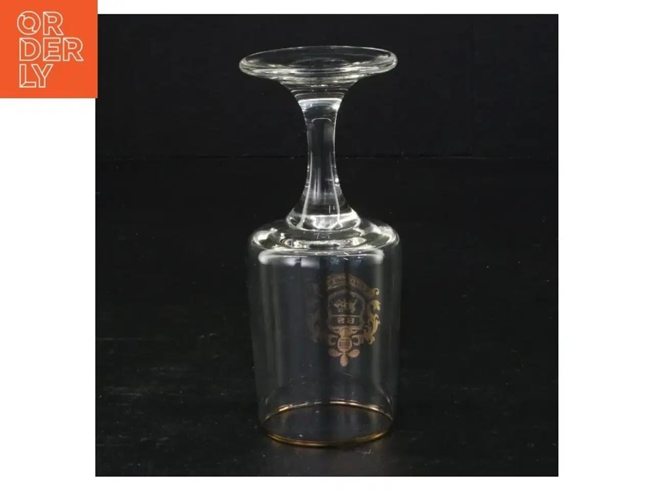 Billede 3 - Glas med guldkant og våbenskjold dekoration (str. 11 x 4 komma 5 cm)