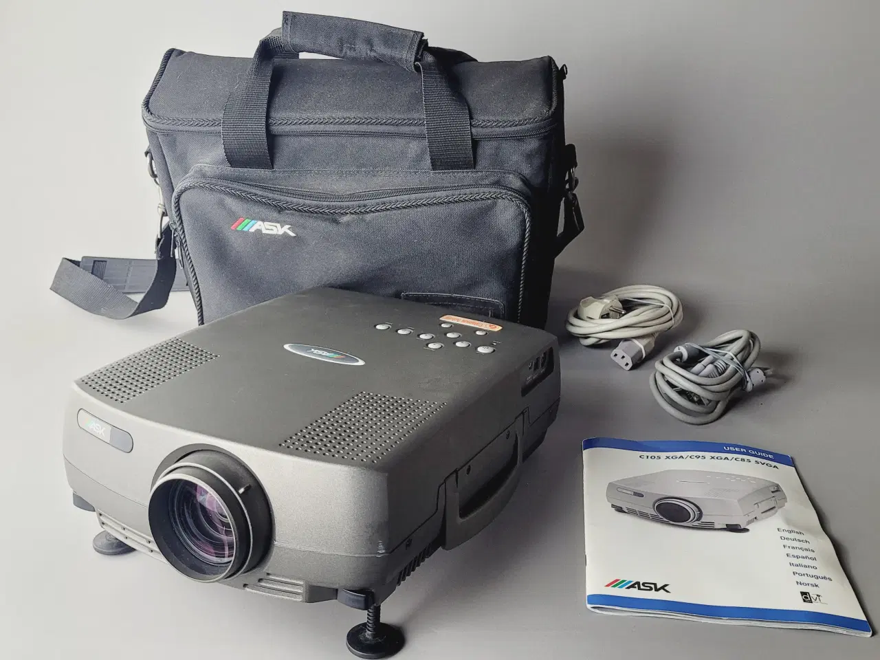 Billede 1 - ⭐️· ✨ ASK C105 XGA Projektor - 2000 ANSI Lumens