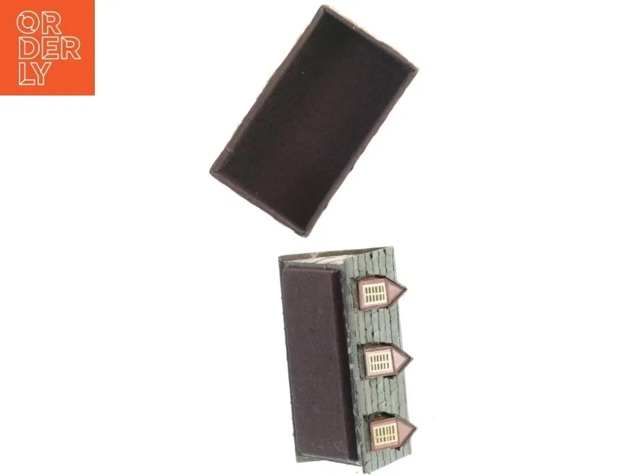 Billede 5 - Dekorativ lakæske, hus i 4 dele(str. 12x10x6,5 cm)
