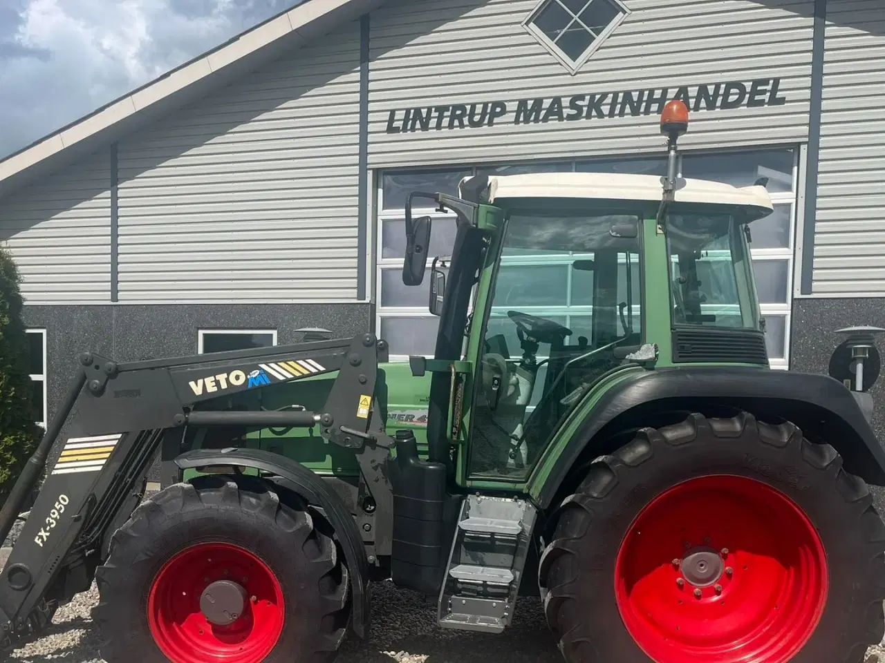 Billede 10 - Fendt 410 Vario med frontlæsser.