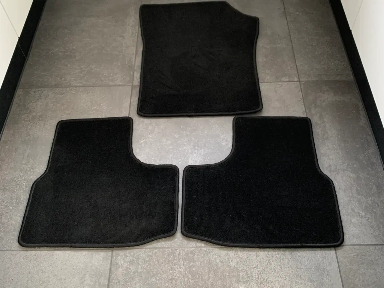 Billede 1 - Bundmåtter til VW Up, Citigo, Mii