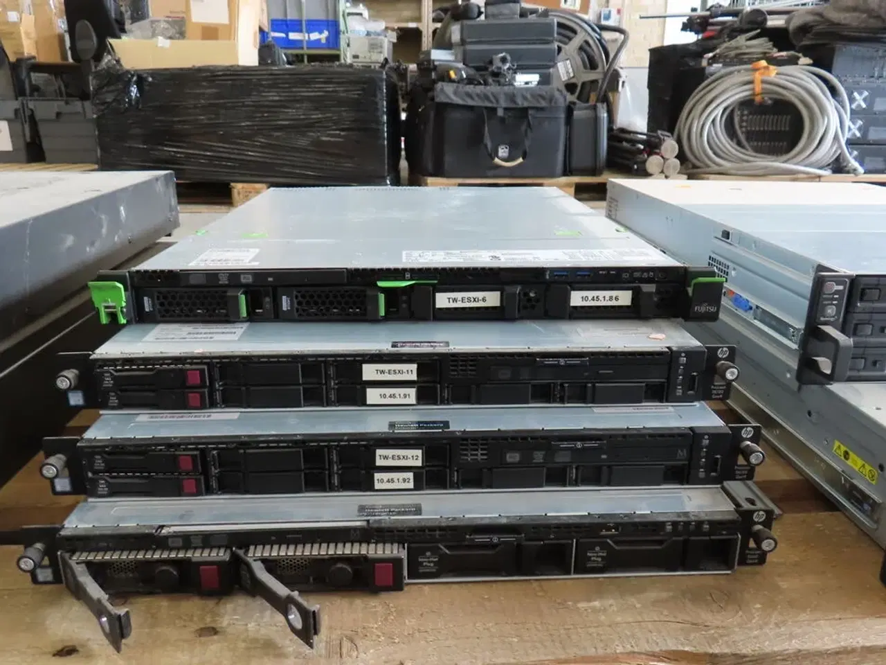 Billede 2 - 4 stk. Servere HP / FUJITSU (Forsendelse ikke muligt)