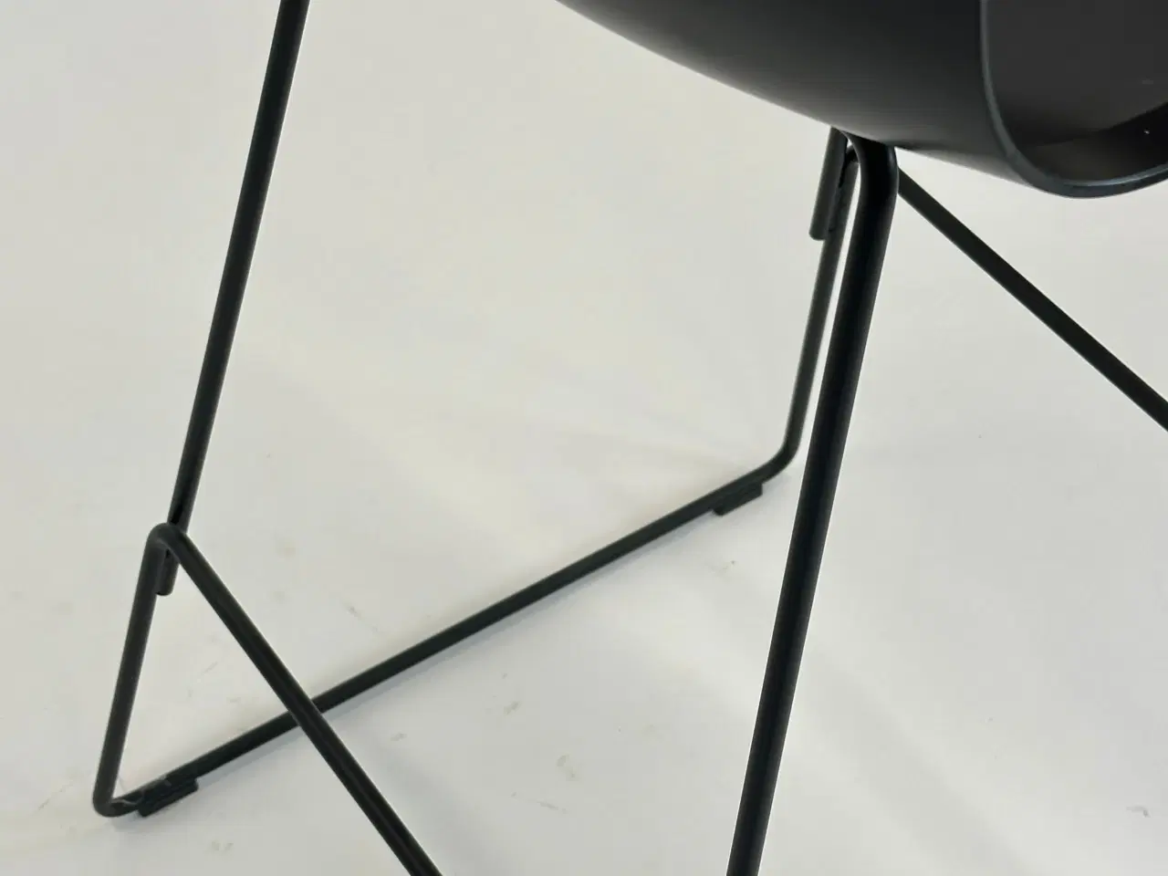 Billede 9 - Pato Sledge Barstool (Sort) fra Fredericia Furniture