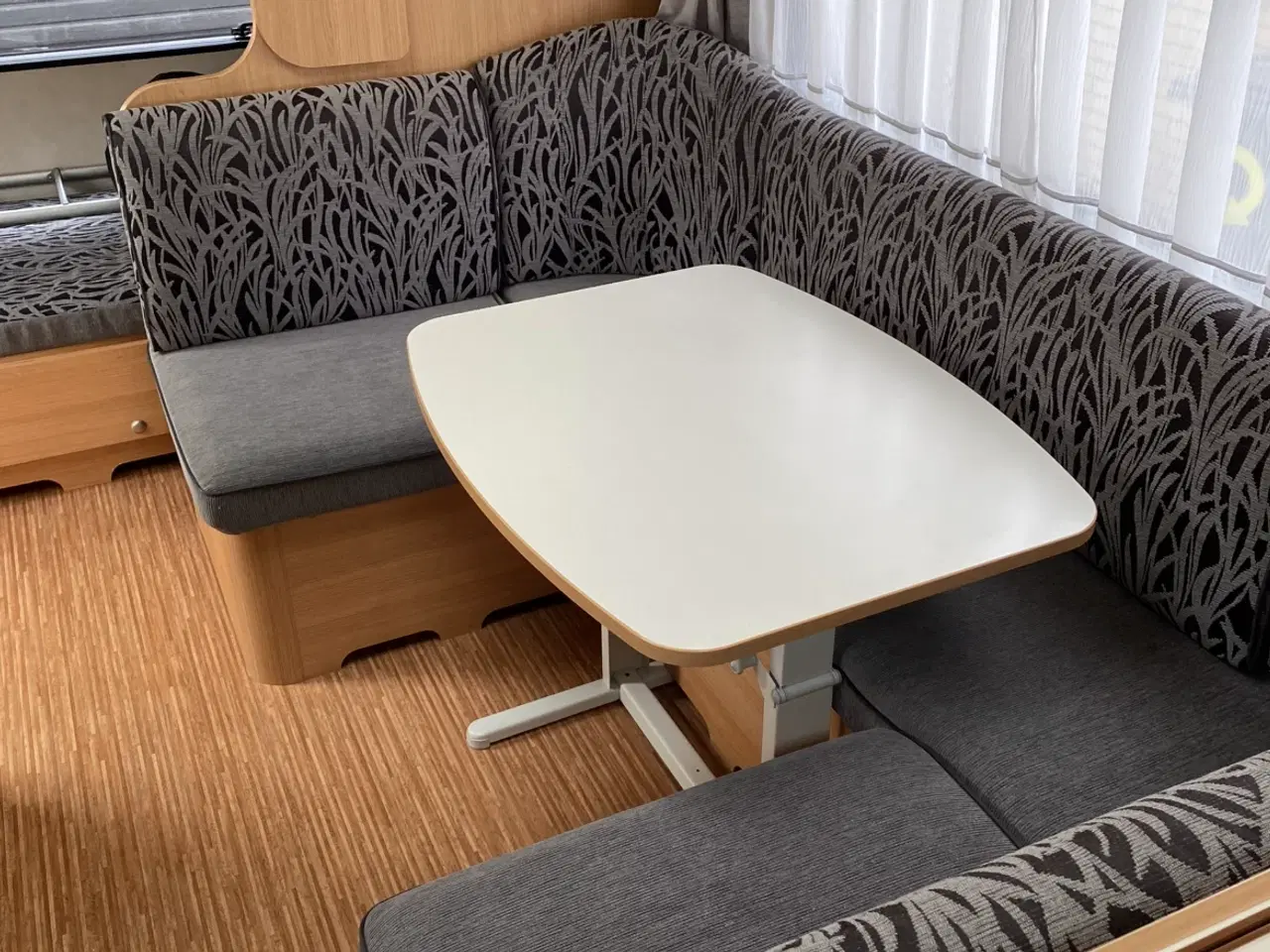 Billede 3 - Stor, flot og familievenlig vogn søger nye eventyr