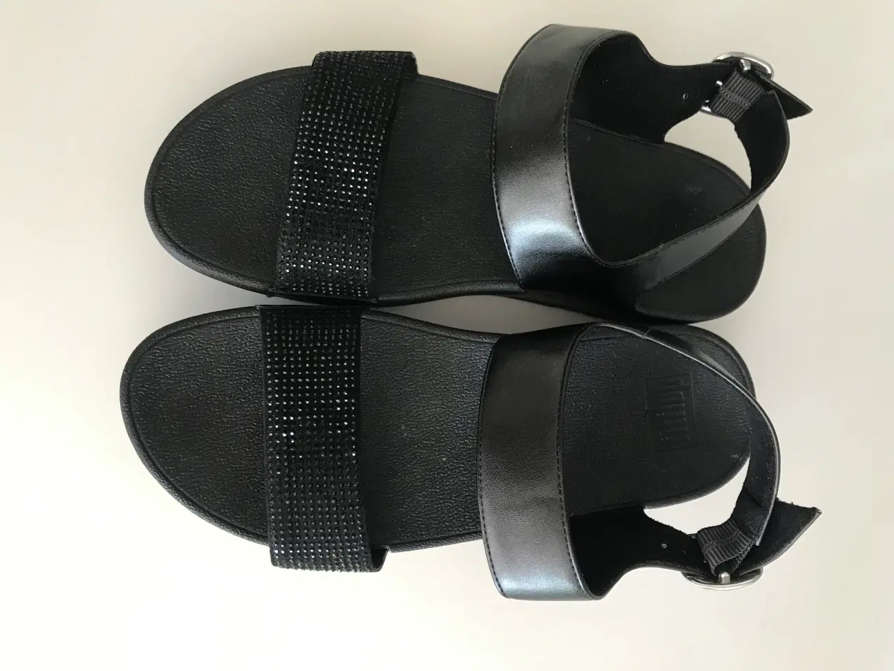 Billede 1 - FitFlops sandal str. 38 sort med hælrem