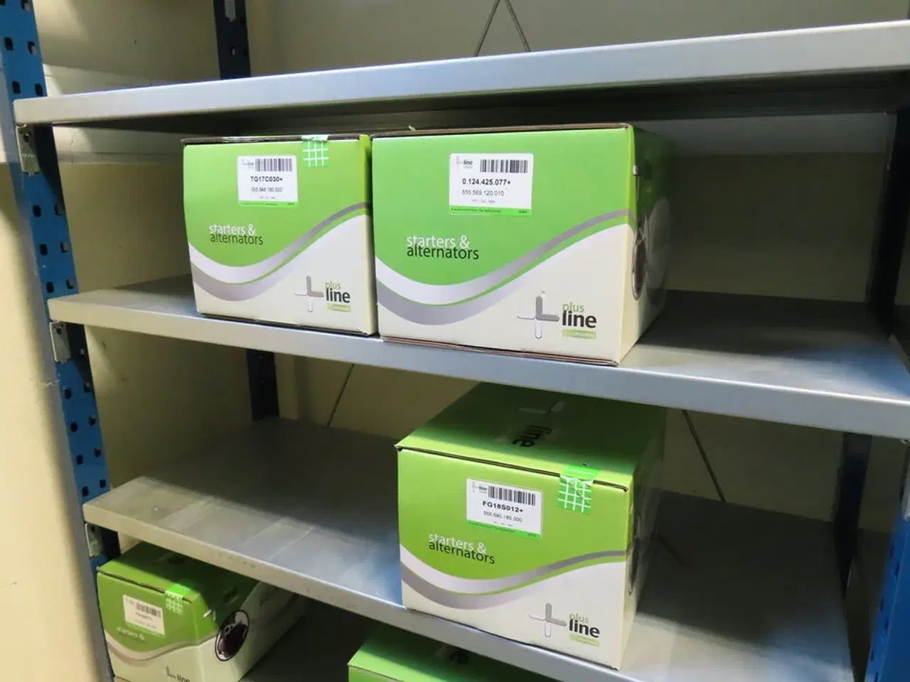 Billede 24 - 16 fag med startere og generatorer